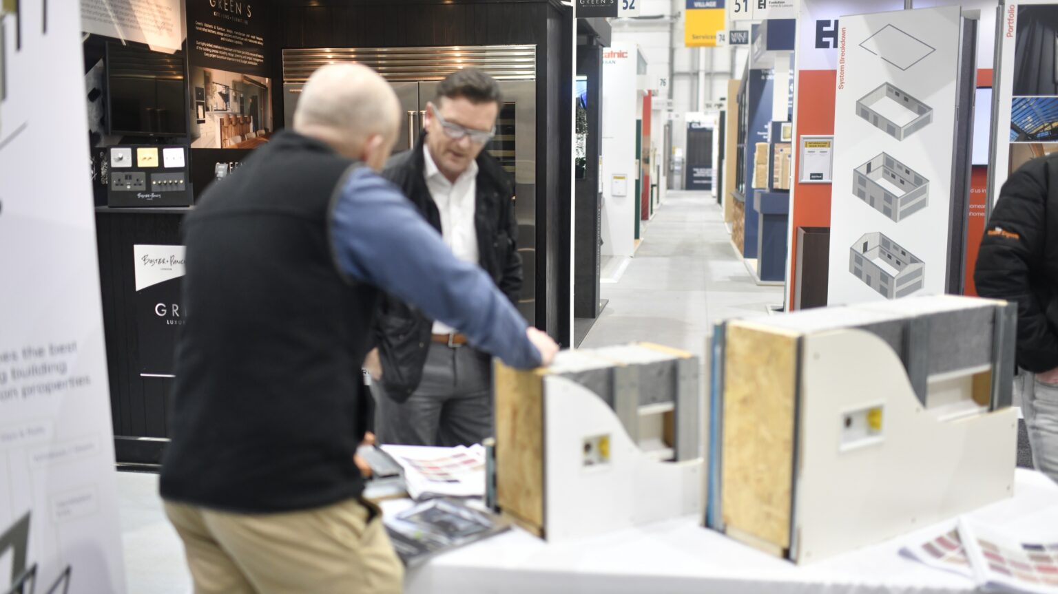 Ultraframe completes roadshow training events - Glass Times
